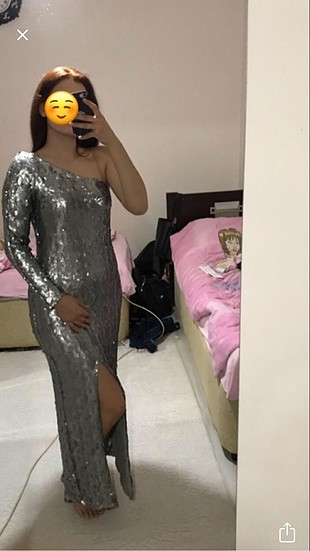Gri payetli tek omuz yırtmaçlı elbise