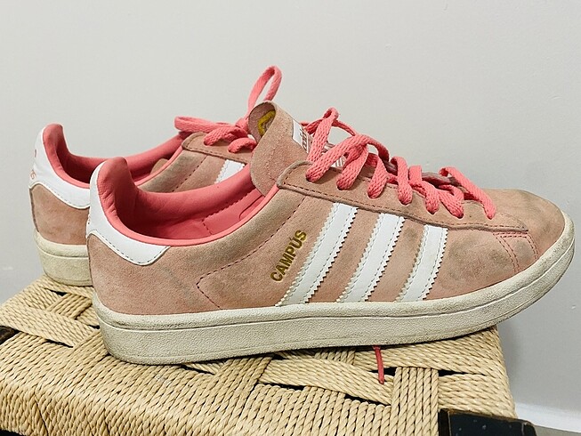 Adidas campus