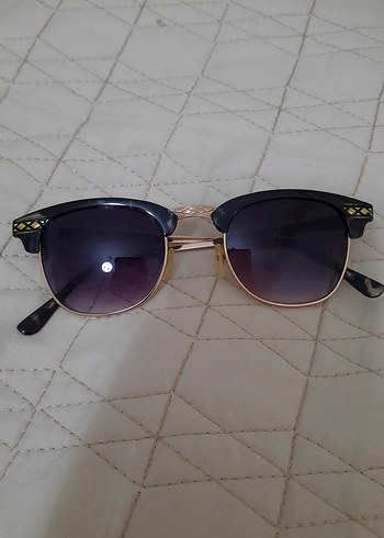 Klasik Tarz Kadın Gold Tokalı Güneş Gözlüğü