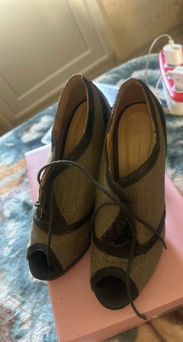 Gri Kemerli Kadın Günlük Platform Topuklu Ayakkabı - Görsel 3