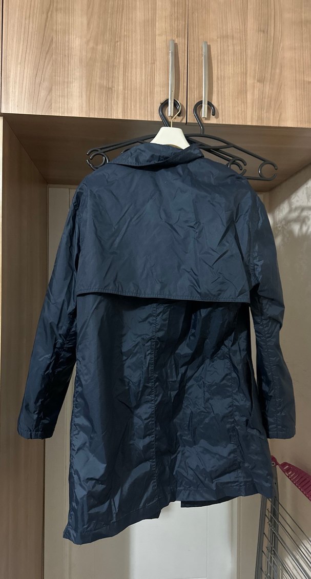 Siyah Düğmeli Midi Kadın Yağmurluk - Görsel 2