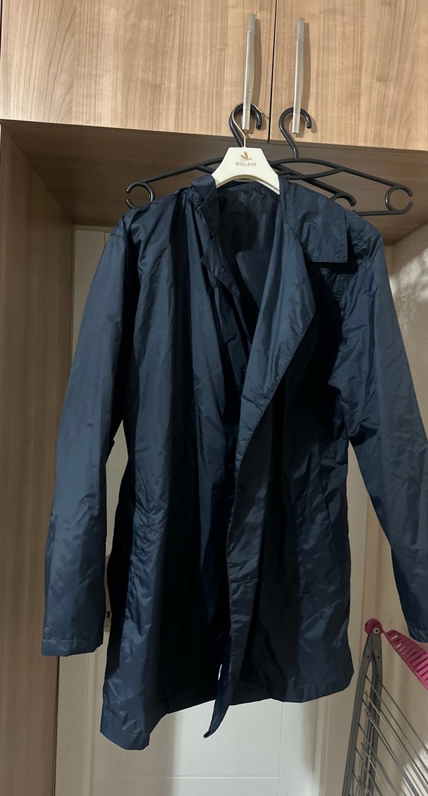 Siyah Düğmeli Midi Kadın Yağmurluk - Görsel 3