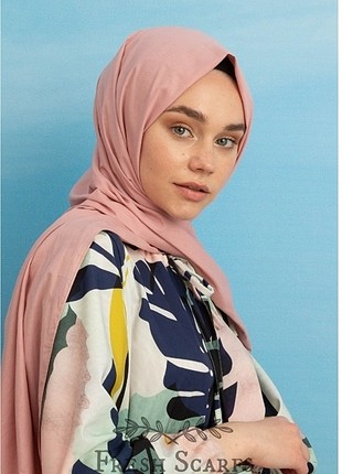 Frescarfs ice cream serisinden çilek rengi 