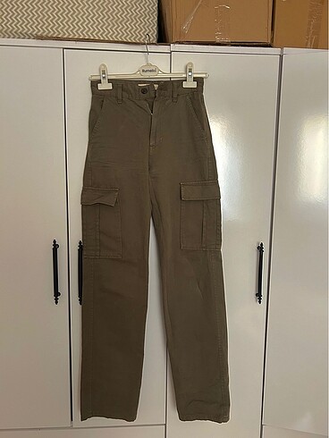 32 Beden Stradivarius kargo pantolon