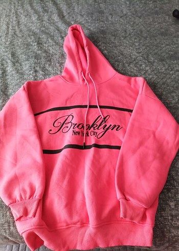 Pembe Kapüşonlu Brooklyn Baskılı Sweatshirt