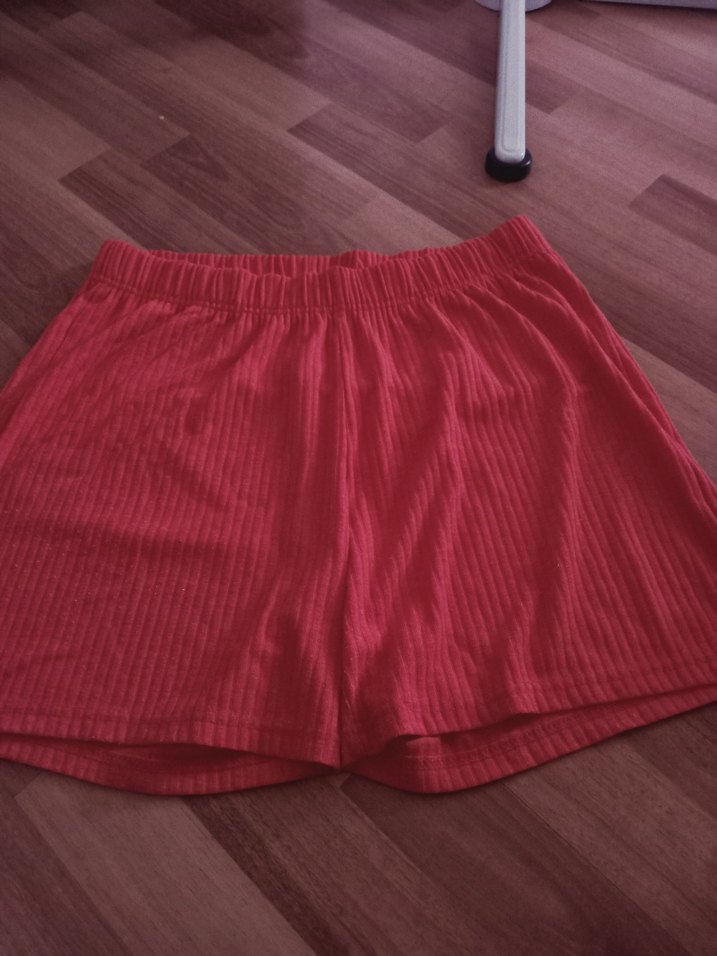 Kırmızı Pilili  Hamile Şortu - Görsel 2