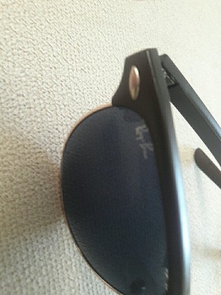 Beden Çok şık Ray ban gozlük ?Kutusu ile gönderilecek paraya ihtiyacım