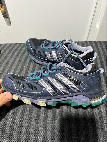 37 Beden mavi Renk Adidas spor ayakkabı