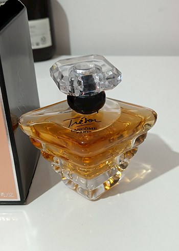Lancome Tresor Kadın Parfümü 30 ml - Görsel 3