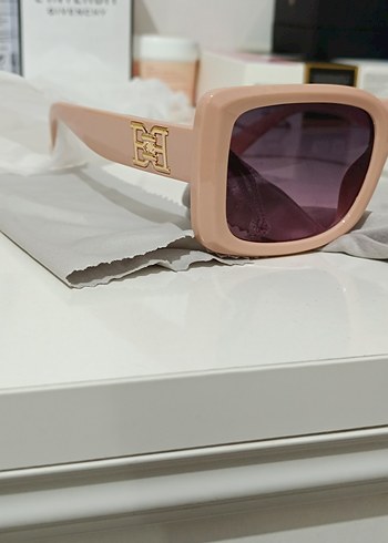 Beden ten rengi Renk Givenchy L'Interdit Bej Kadın Güneş Gözlüğü