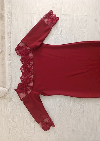 Bordo Dantel Detaylı Midi Elbise