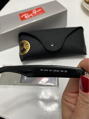 Beden Rayban 4340