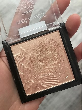 Wet n wild far paleti & highlighter