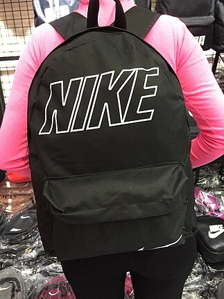 Diğer Nike sırt çantamız
