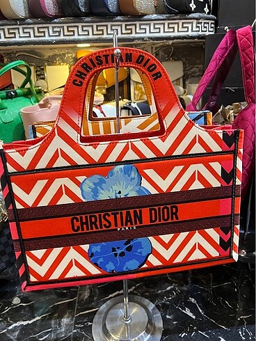 Christian Louboutin DİOR RENKLİ KUTI ÇANTA