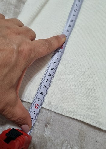 Zincir Detaylı Beyaz Kadın Triko Kazak - Görsel 3