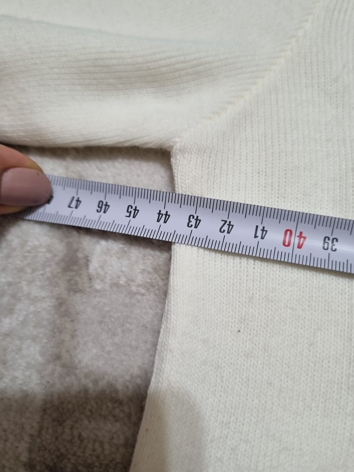 Zincir Detaylı Beyaz Kadın Triko Kazak - Görsel 4