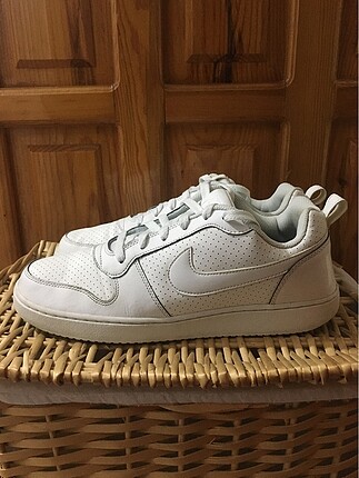 Nike Court Borough Low