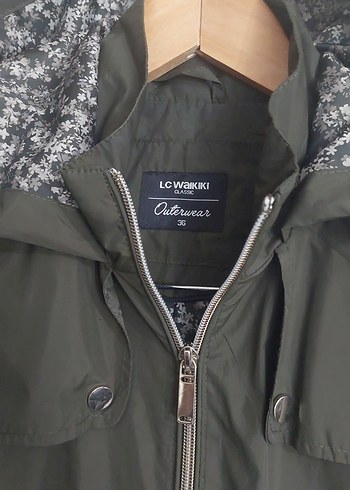 Kadın haki Kapüşonlu Fermuarlı yağmurluk - Görsel 2