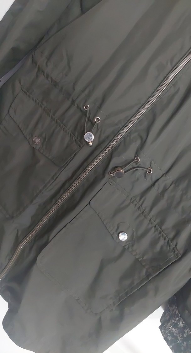 Kadın haki Kapüşonlu Fermuarlı yağmurluk - Görsel 3