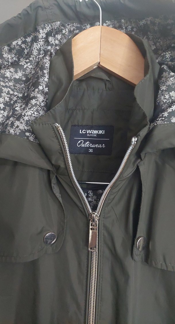 Kadın haki Kapüşonlu Fermuarlı yağmurluk - Görsel 2