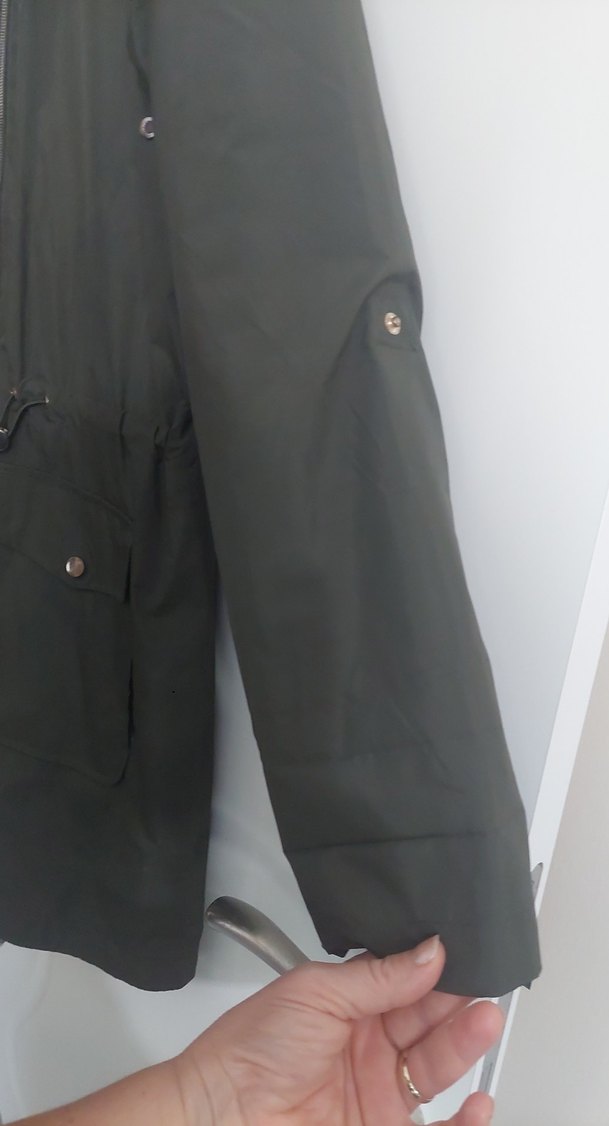 Kadın haki Kapüşonlu Fermuarlı yağmurluk - Görsel 4