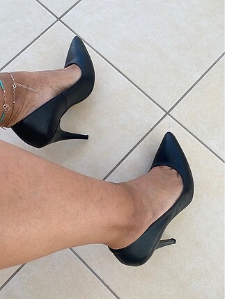 Siyah stiletto ayakkabı
