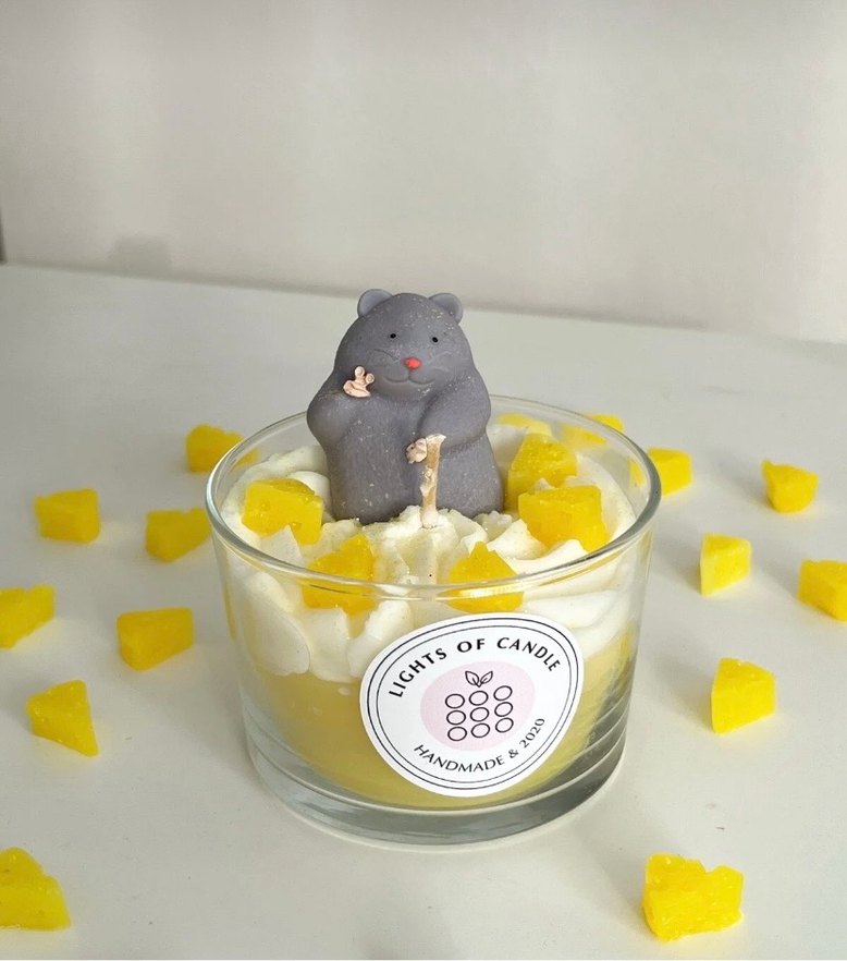 Gri fare figürlü mango kokulu Mum - Görsel 3