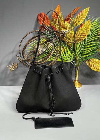 YVES SAİNT LAURENT