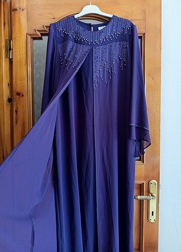 Abiye eşbise