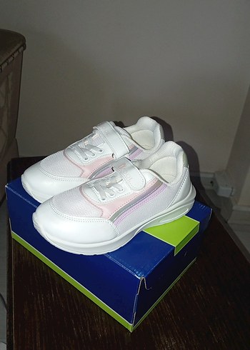 Kız Çocuk Beyaz Cırt Cırtlı Spor Ayakkabı - Görsel 3