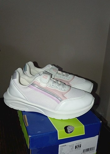 Kız Çocuk Beyaz Pastel Bağcıksız Spor Ayakkabı - Görsel 3