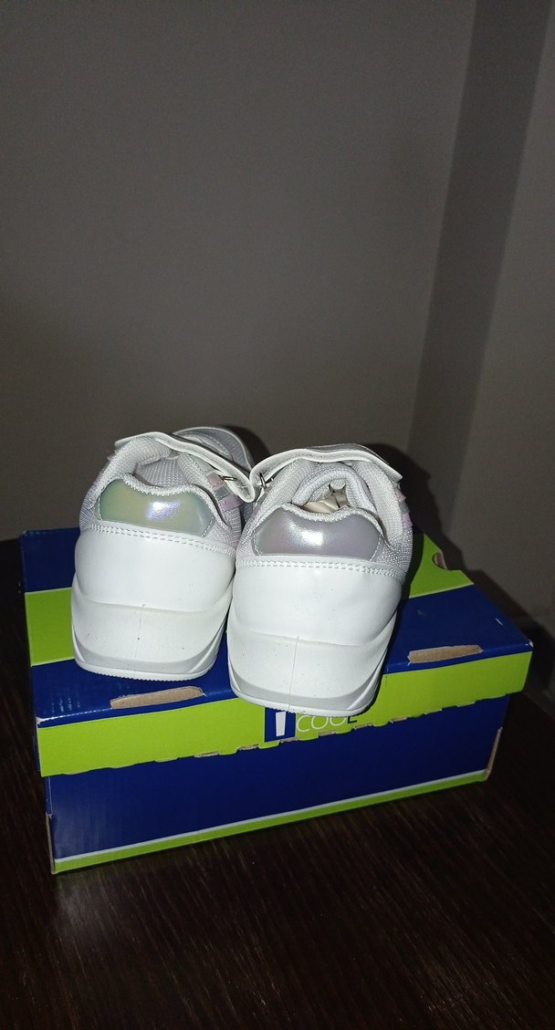 Kız Çocuk Beyaz Pastel Bağcıksız Spor Ayakkabı - Görsel 4