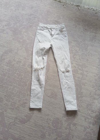 Beyaz Yırtık Detaylı Slim Kesim Kadın Kot Pantolon