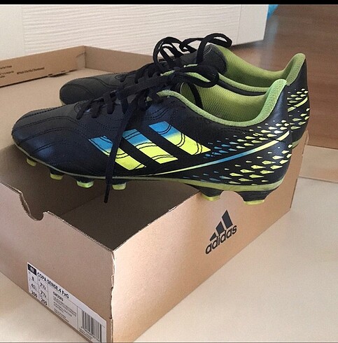 Adidas krampon