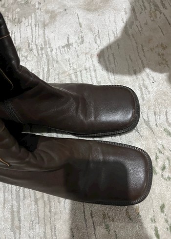 Hotiç Kahverengi Deri Tokalı Diz Boyu Kadın Çizme