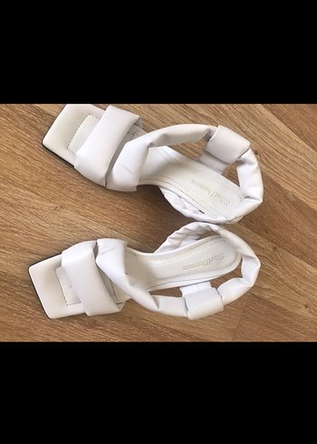 Diğer Beyaz Minimalist Topuklu Kadın Sandalet