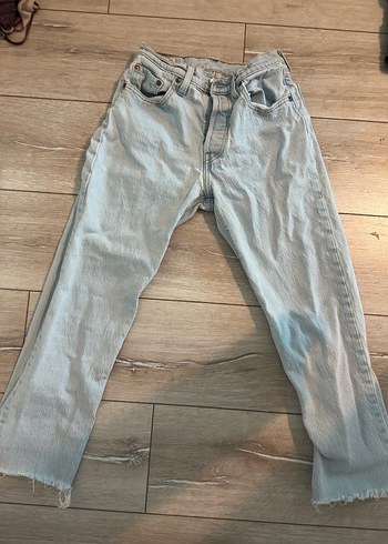 Levis Acik Mavi Crop Paca Jean