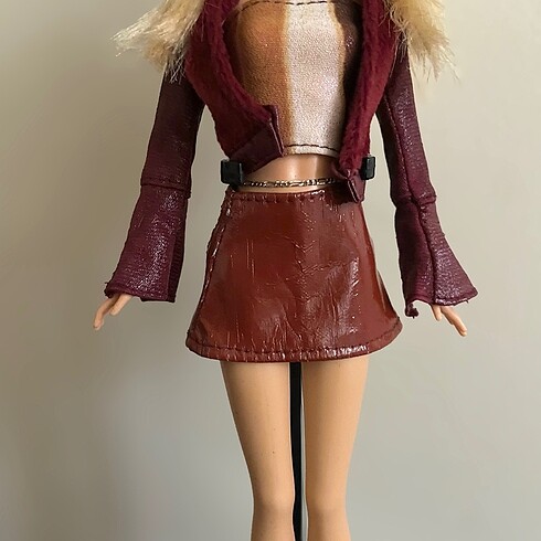 Beden Barbie my scene 2002