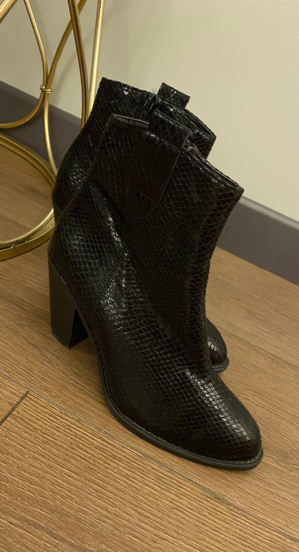Siyah Yılan Desenli Kadın Topuklu Bot - Görsel 4