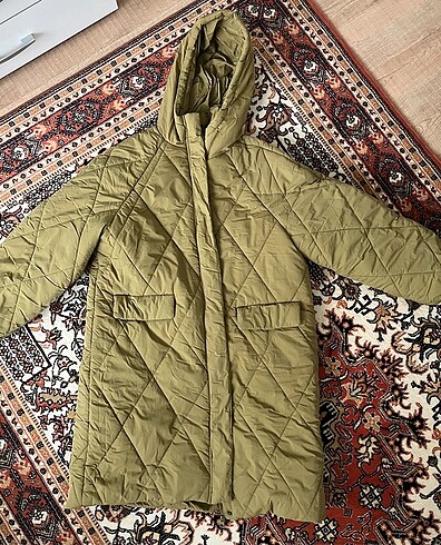 s Beden Pull and Bear kapitone mont