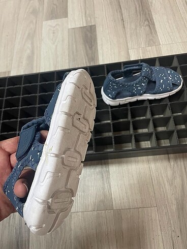 27 Beden lacivert Renk Vicco az kullanılmış sandalet