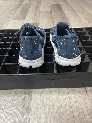 Vicco Vicco az kullanılmış sandalet