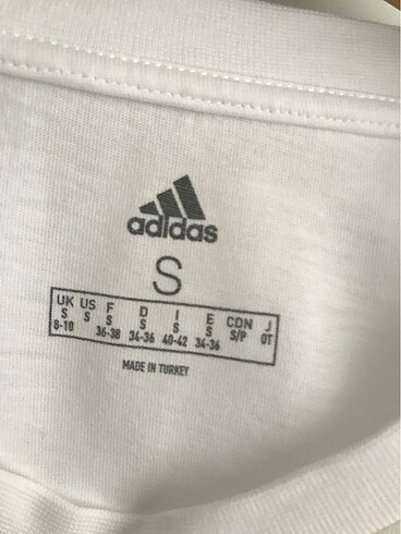 s Beden Adidas tişört
