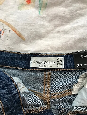 34 Beden mavi Renk Stradivarius İspanyol paça pantolon