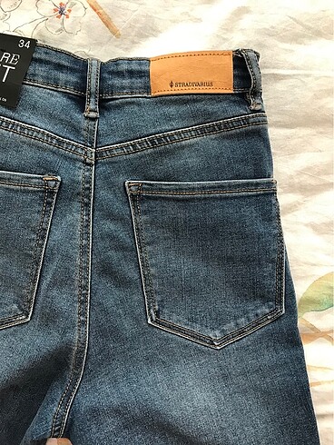 Stradivarius İspanyol paça pantolon