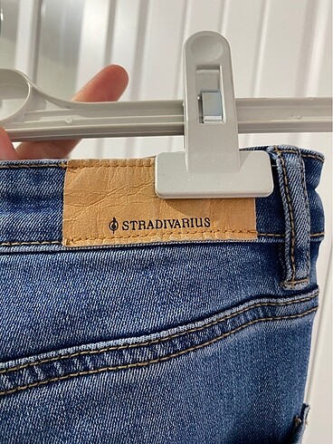 34 Beden mavi Renk Stradivarius İspanyol paça jean