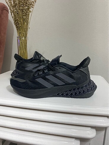 Adidas spor ayakkabı