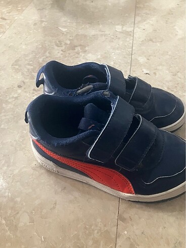 30 Beden Puma çocuk spor ayakkabı