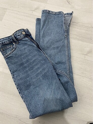 Trendyol & Milla Yırtmaçlı jean
